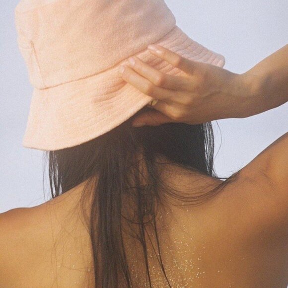 Women's Lack of Color Wave Bucket Hat, Size Med/Large, Peach Terry - NWT - Picture 1 of 5